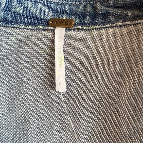 YFB NWT Hank Denim Tie Waist Sleeveless Breast Pockets Button Close Top large - Picture 9 of 13